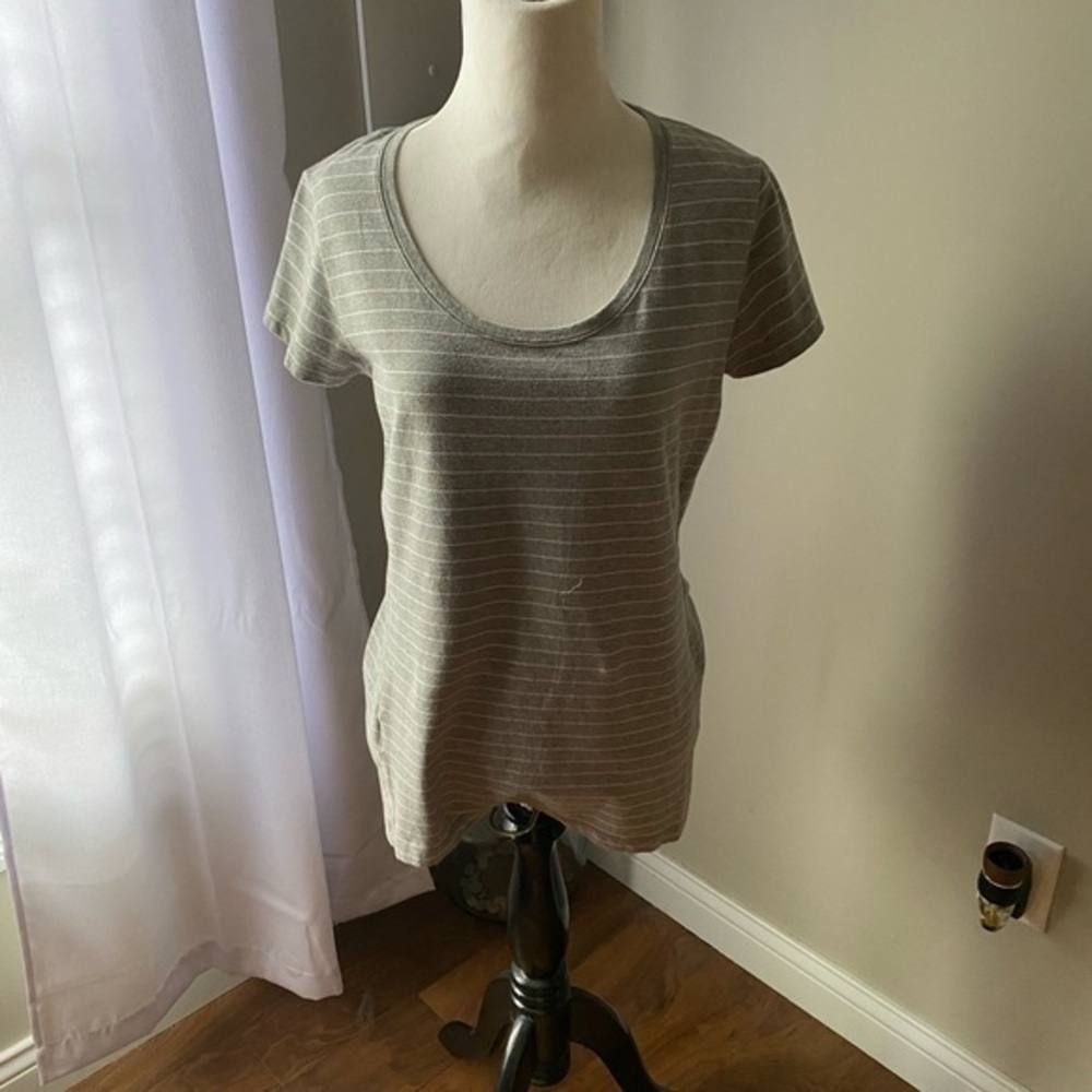 Gray Eddie Bauer women’s tee shirt. Size medium.
